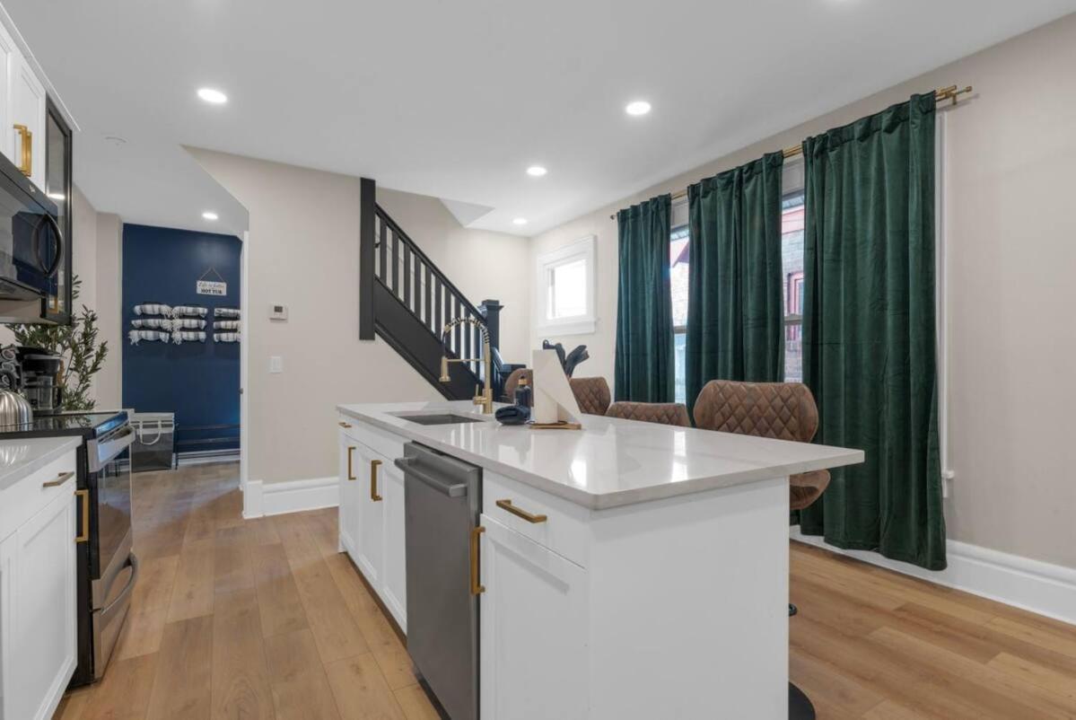 10 Bedrooms Sleeps 28 2 Hot Tubs 1 Min To Fairgrounds Ferienhaus *