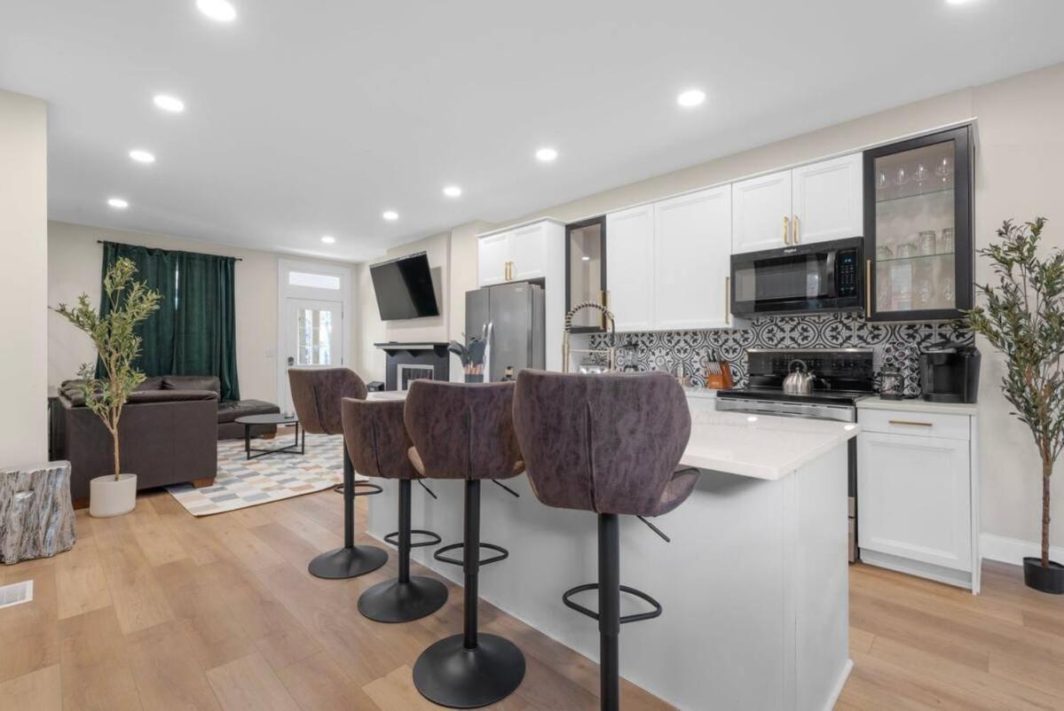 10 Bedrooms Sleeps 28 2 Hot Tubs 1 Min To Fairgrounds Ferienhaus