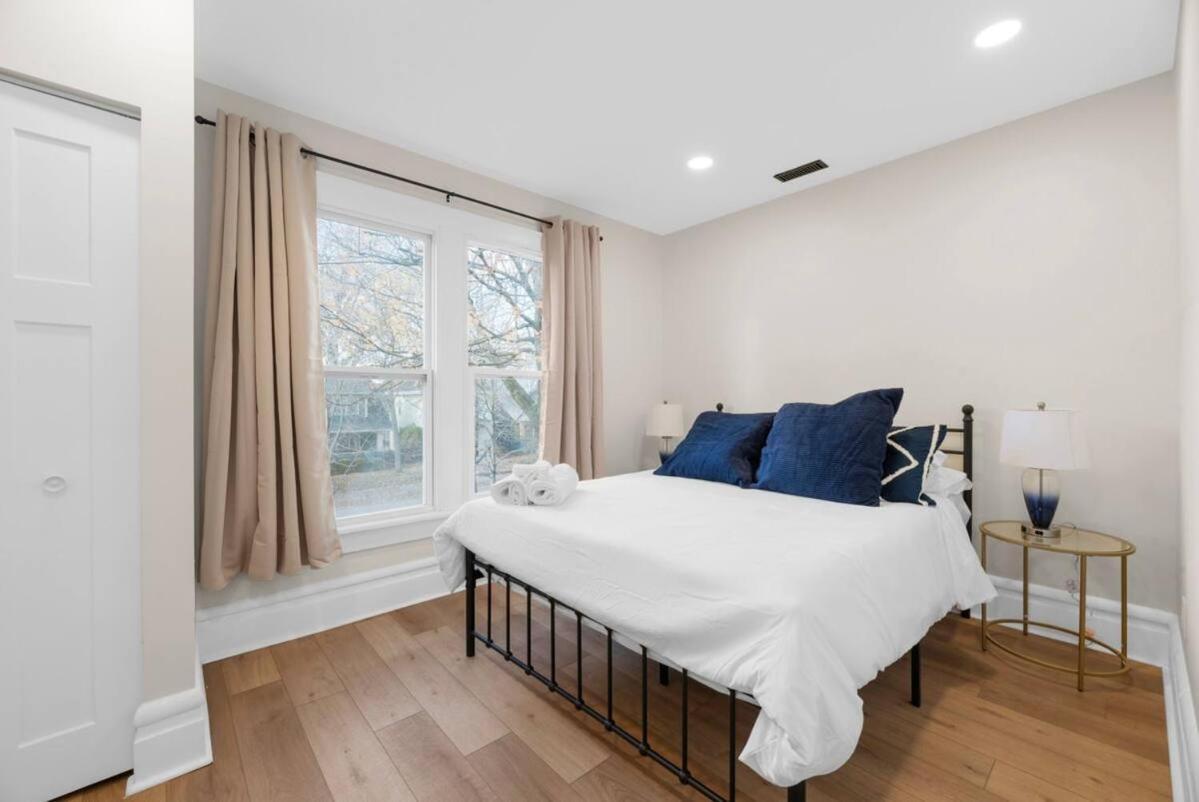 10 Bedrooms Sleeps 28 2 Hot Tubs 1 Min To Fairgrounds