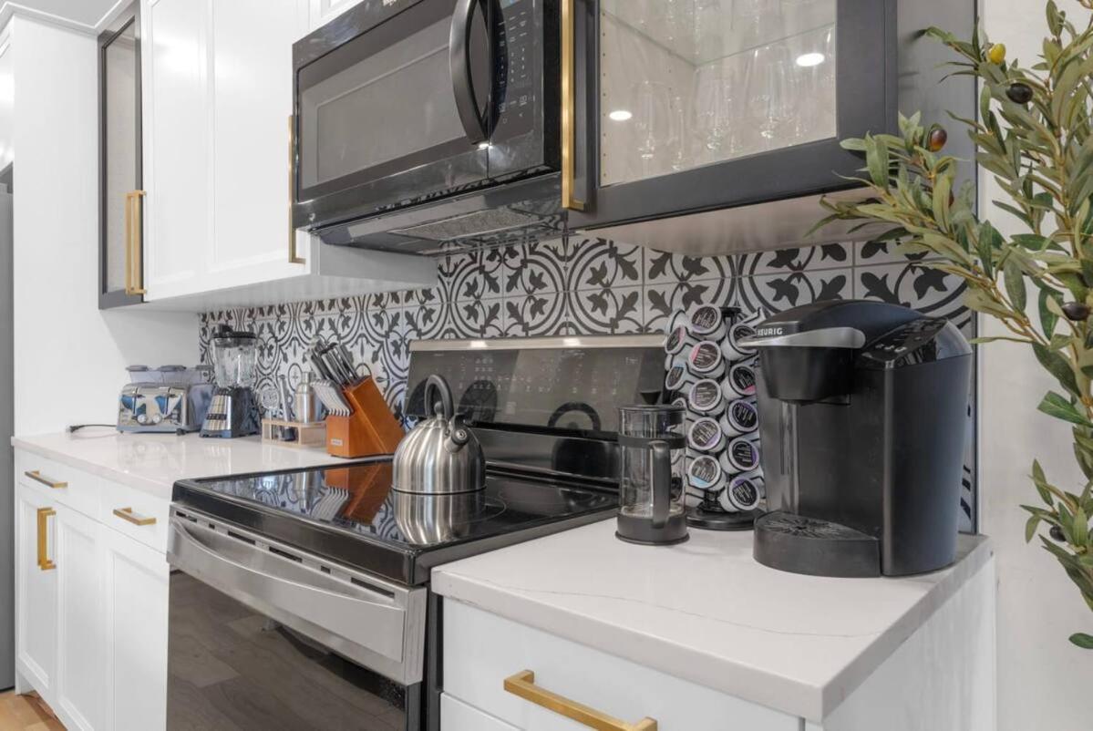 10 Bedrooms Sleeps 28 2 Hot Tubs 1 Min To Fairgrounds Ferienhaus